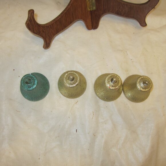 VTG SET OF 4 PLASTIC GLITTER BELLS, 1 GREEN 3 GOLD - Picture 3 of 4